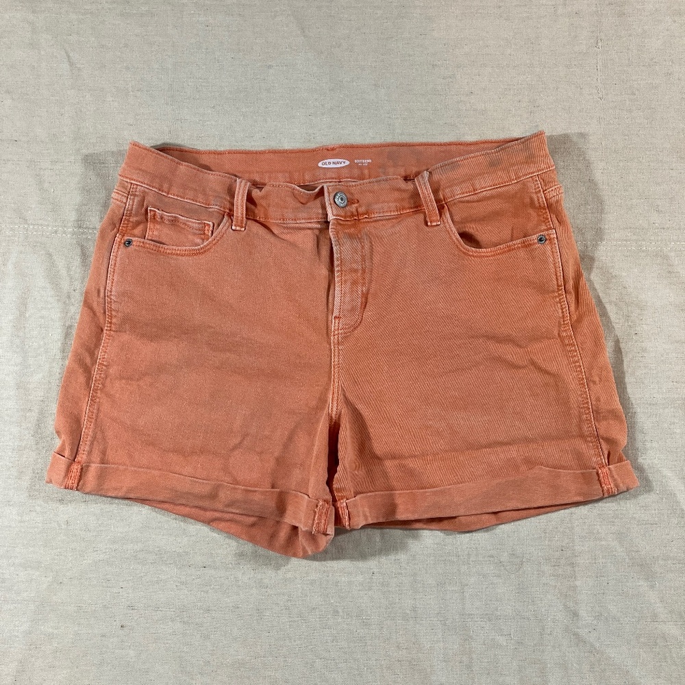 Old Navy Boy friend mid rise shorts